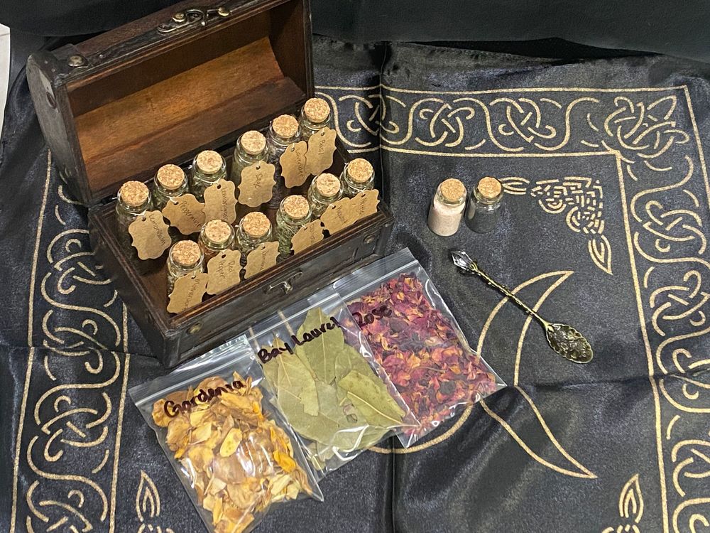Witchy Herb Chest – 20-Piece Kit with 15 Herbs, Salts, Spoon, Altar Cloth
